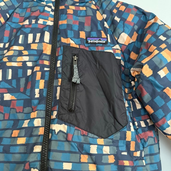 Patagonia Kid's Reversible Down Sweater Hoody in Fitz Roy Patchwork - Picture 7 of 11